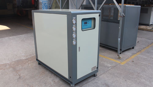 mais recente caso da empresa sobre Por que os refrigeradores refrigerados a água são eficazes em reduzir a umidade interna?